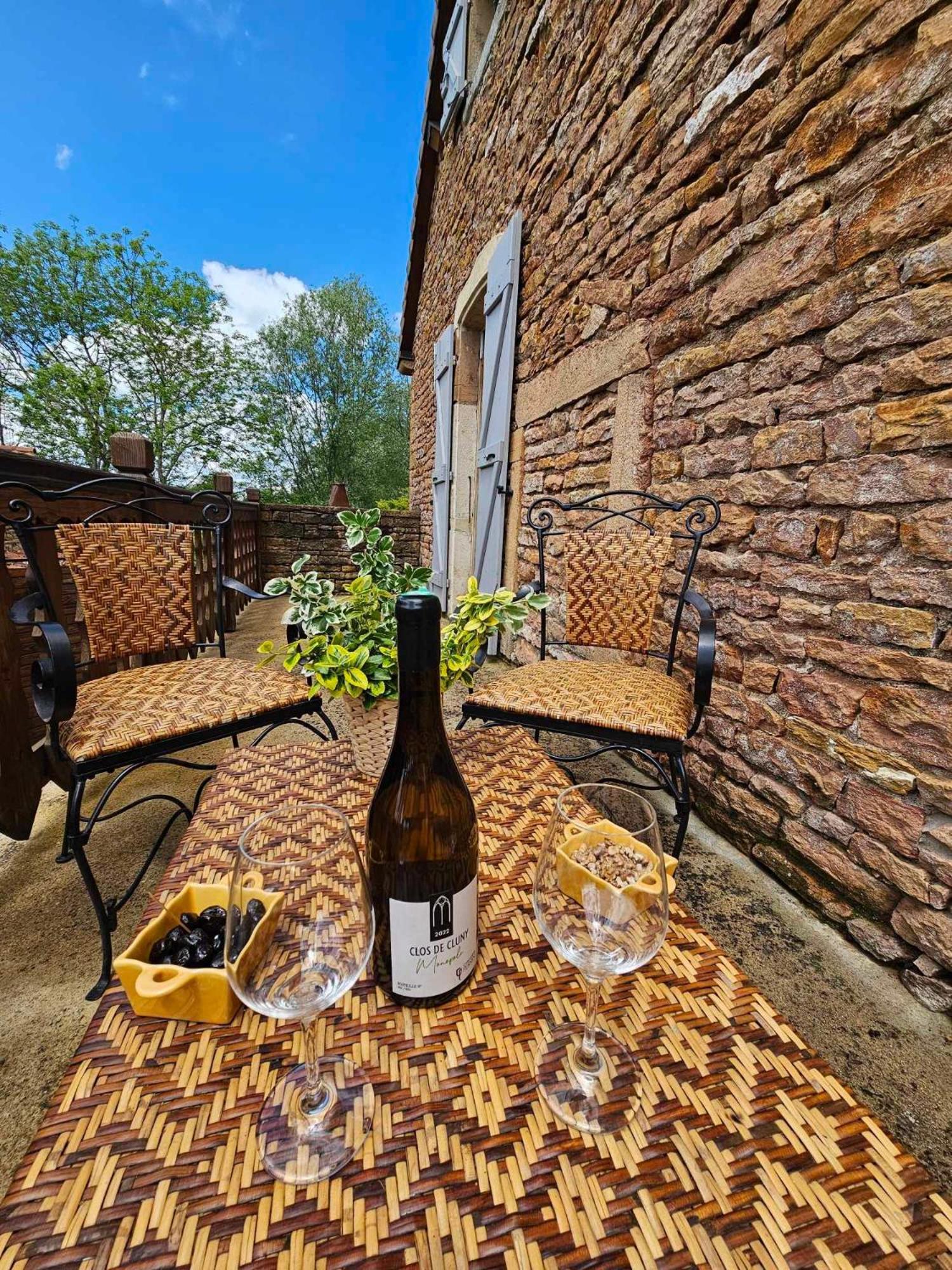 Le Moulin De Chazelle Bed & Breakfast Cormatin Bagian luar foto
